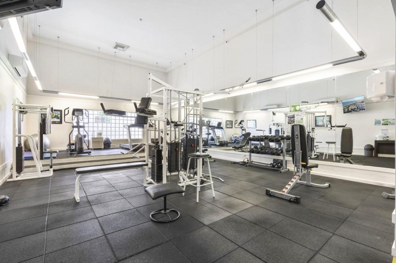 Beachside Apartment In The Heart Of Surfers Paradise - Free Parking Gold Coast Kültér fotó