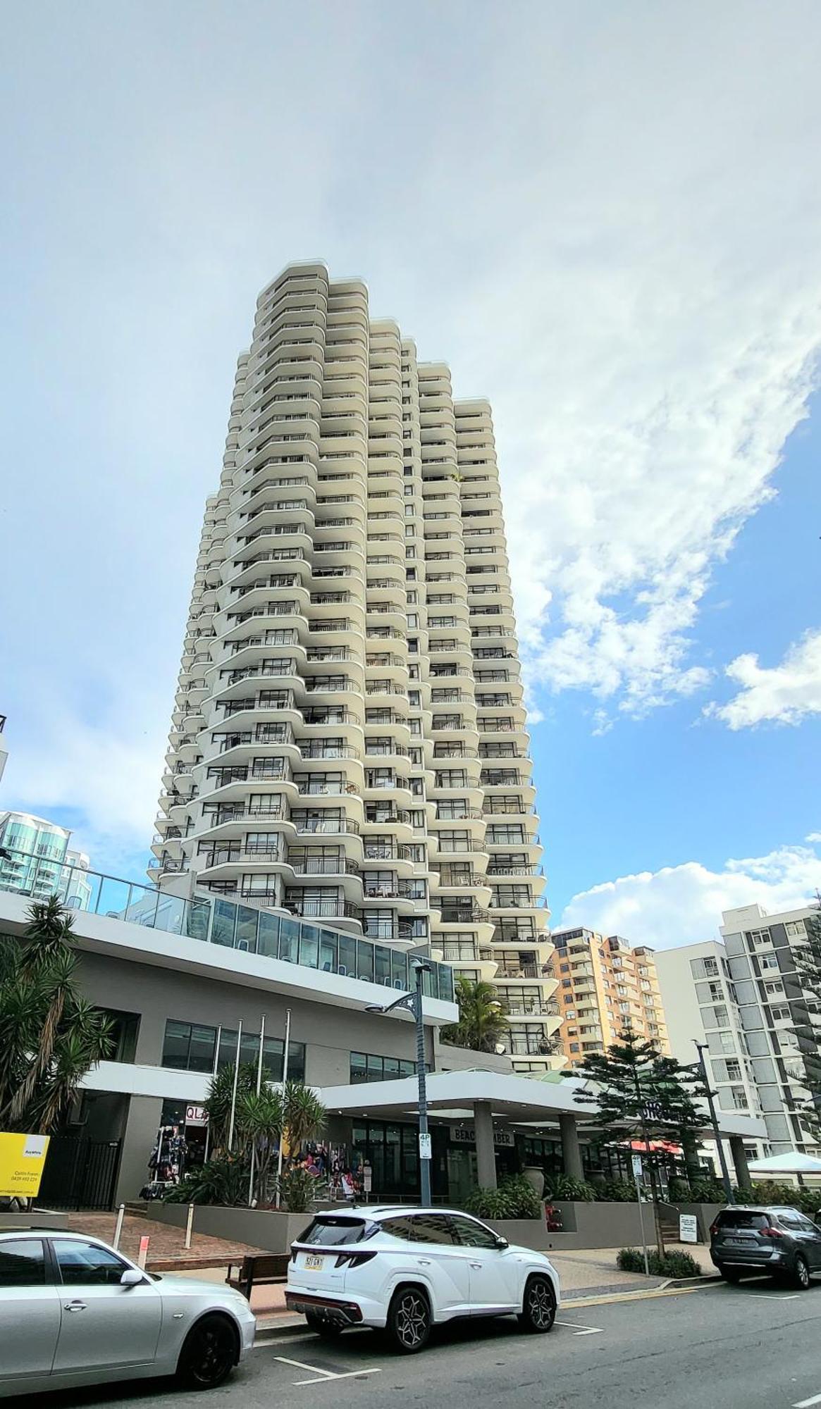 Beachside Apartment In The Heart Of Surfers Paradise - Free Parking Gold Coast Kültér fotó